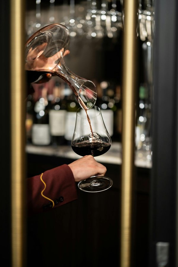 Découvrez l'univers des promotions sur les caves à vin et offrez-vous une dégustation de choix